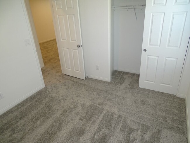 Building Photo - 5 Bedroom Home, 1st Floor Bed and Full Bath, Loft In Inspirada