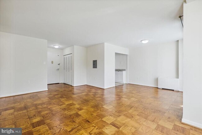 Building Photo - 10401 Grosvenor Pl