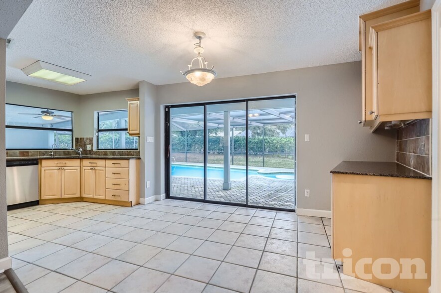 Building Photo - 1736 Pine Creek Ct