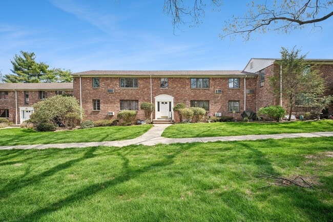 Building Photo - 69B Troy Dr