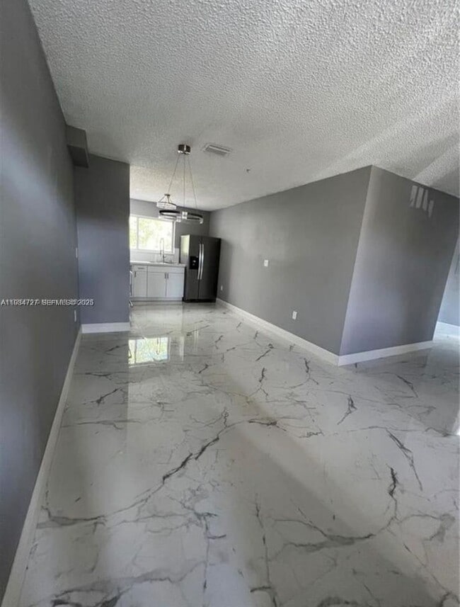 Building Photo - 511 NW 82nd Ave