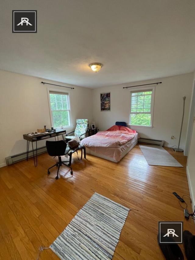 Building Photo - 3 bedroom in Boston MA 02130