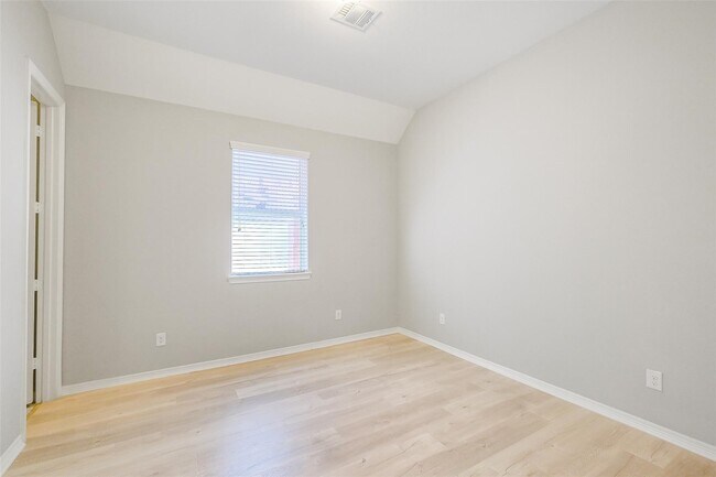 Building Photo - 18314 Southwood Creek Dr