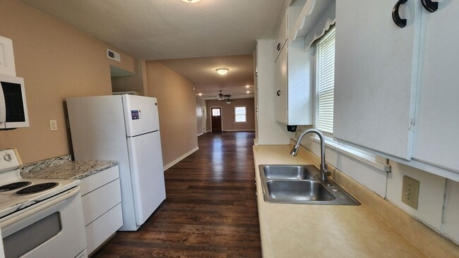 Building Photo - Vattier 1215