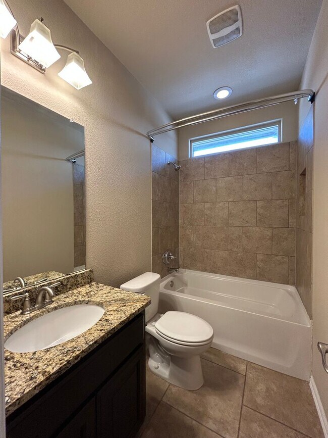 Building Photo - Beautiful 3-Bedroom Home with Den and Fire...