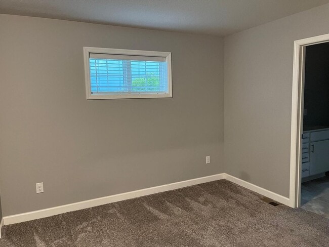 Building Photo - Stunning End Unit 3bed 3bath Townhome in W...