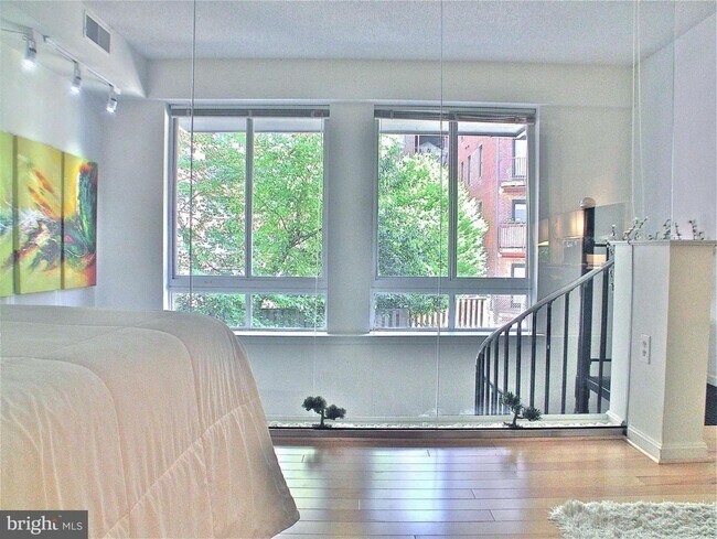 Building Photo - Available Now! Logan Circle! High End, 2 B...