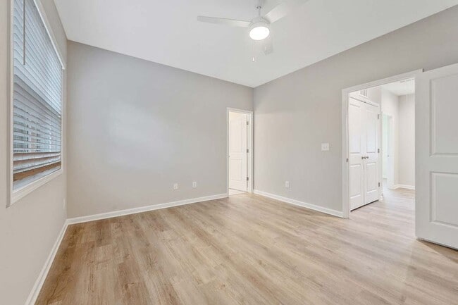 Building Photo - 3/3 Townhome beside Centennial Campus & Cl...