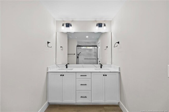 Building Photo - 22 S Shamrock Dr