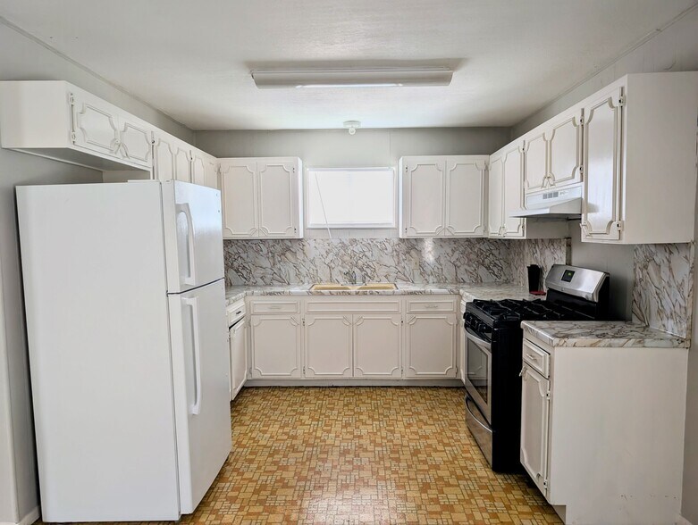 Kitchen - 307 San Angelo