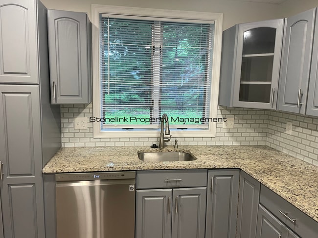Building Photo - Fully Renovated Condo For Rent in Barrington!
