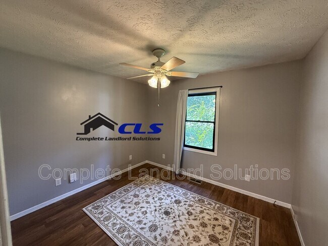 Building Photo - 2972 Kings Ct