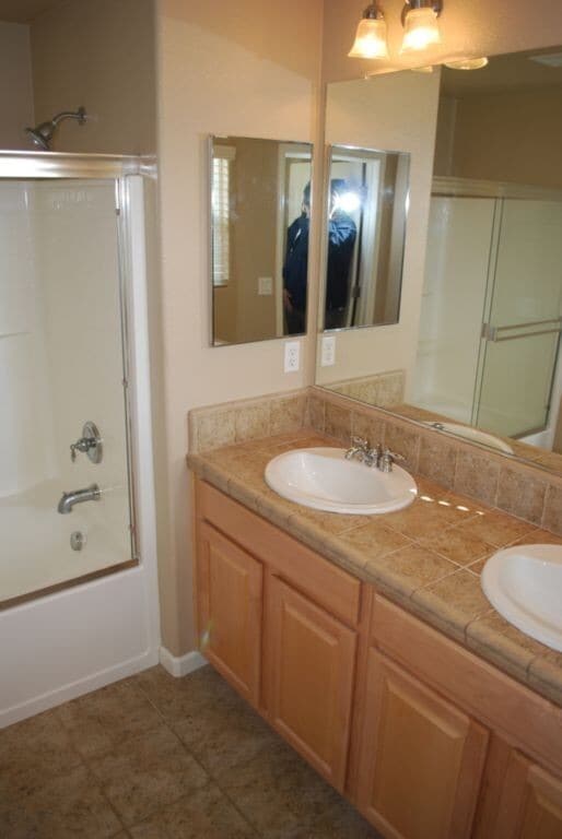 Building Photo - 8415 Oliva Rd