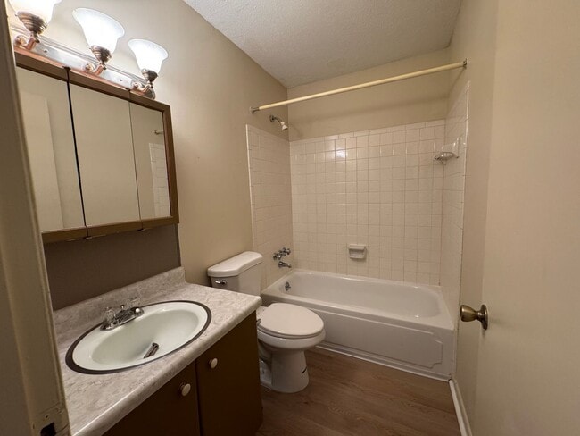 Building Photo - 5041/5043 Shoals Lane