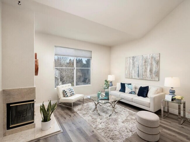 Building Photo - 440 Navaro Pl