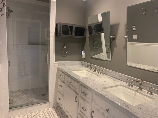 Building Photo - Coming Soon...Gorgeous High End 4 bed/2.5 ...