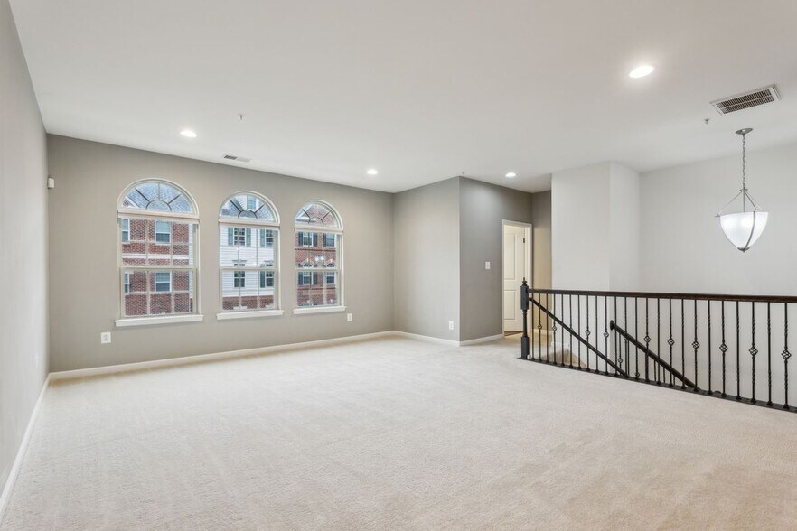 Building Photo - 6425 Alan Linton Blvd E