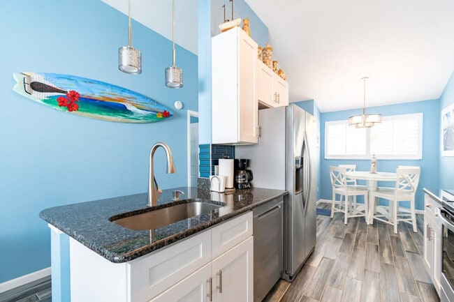 Building Photo - 516 Beach Park Ln