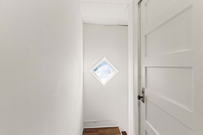 Building Photo - Apartment In Blackstone