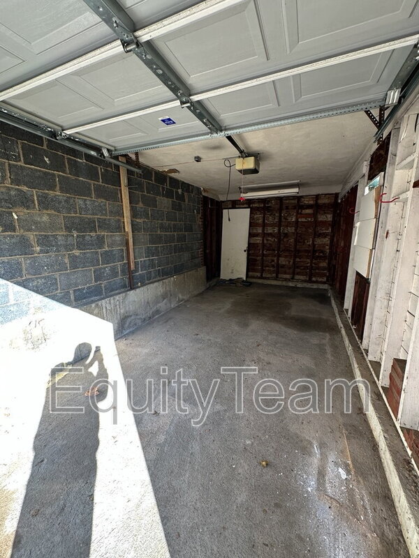 Building Photo - 1192 Hempstead Dr