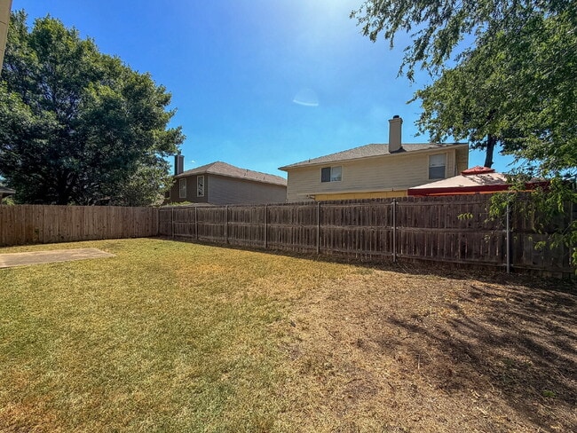 Building Photo - 4-Bedroom, 2.5-Bath, 2 Story Home in Fort Worth!