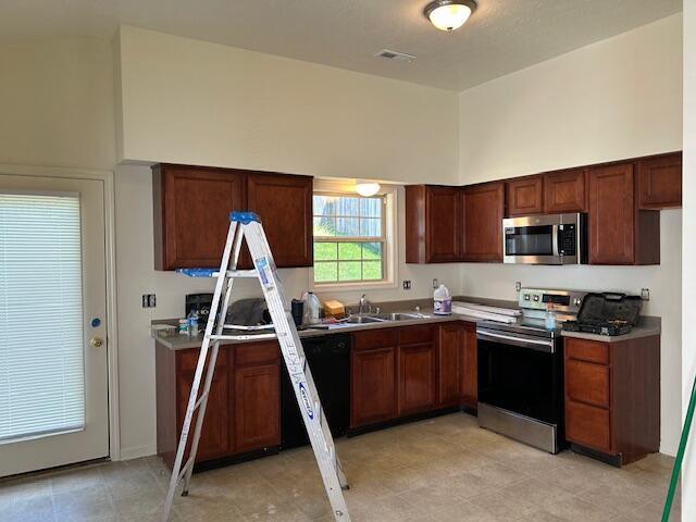 Building Photo - 220 White Oak Trace