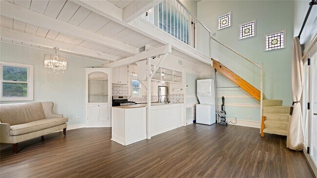 Building Photo - 0 Rainbows End Rd