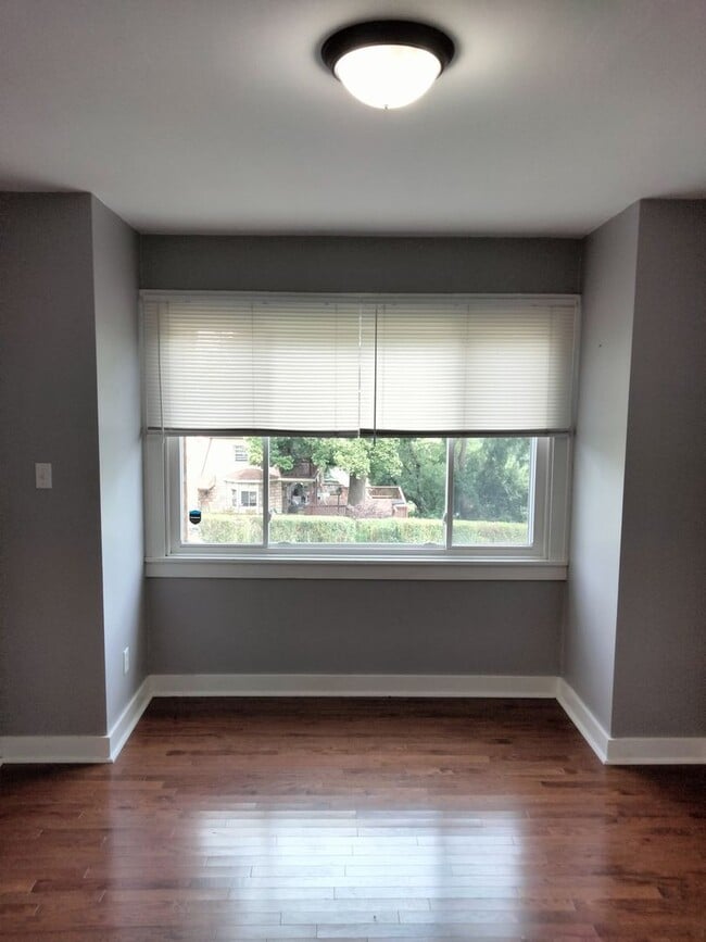 Building Photo - Beautiful 2-Bedroom Brookline Home for Rent