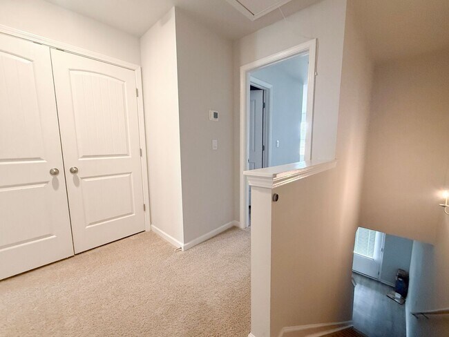 Building Photo - Newly Built 3 Bedroom Home - Baxter