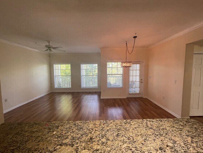 Building Photo - 601 Campus St