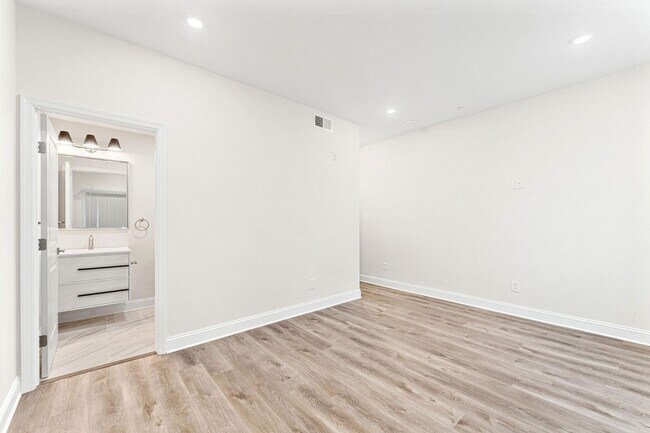 Building Photo - 2341 N College Ave