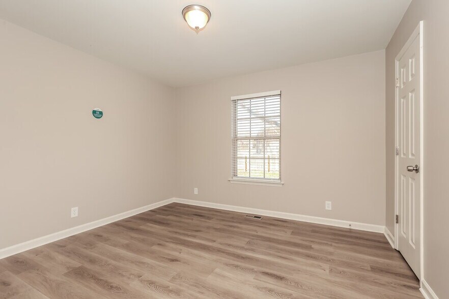 Building Photo - 1918 Pecan Ridge Dr