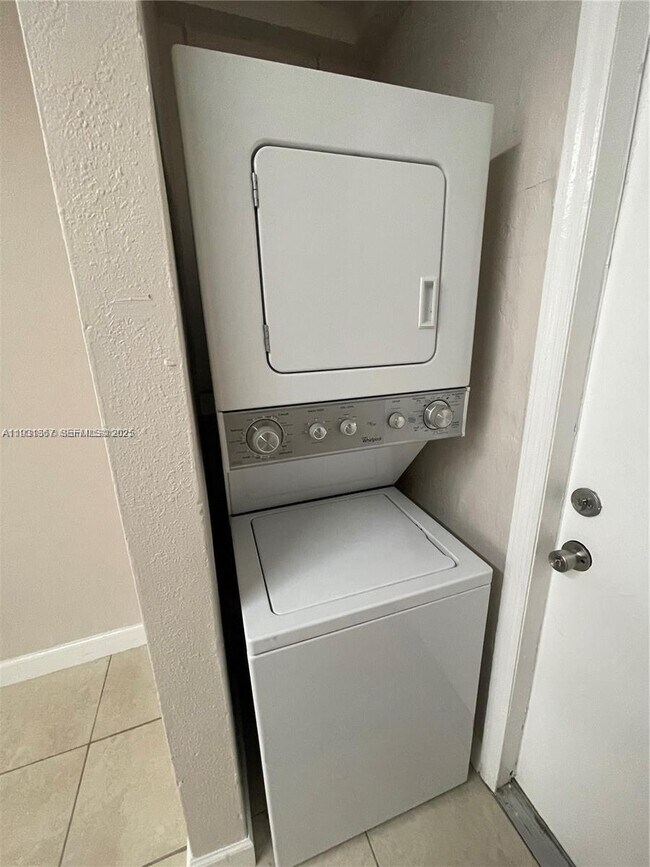 Building Photo - 2860 NW 15th St