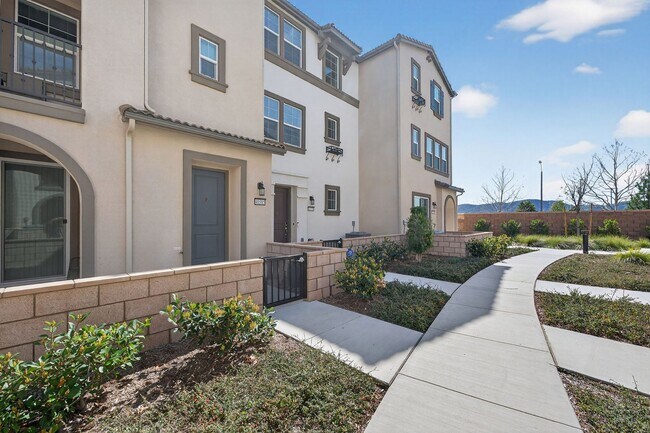 Building Photo - 40379 Melrose Dr