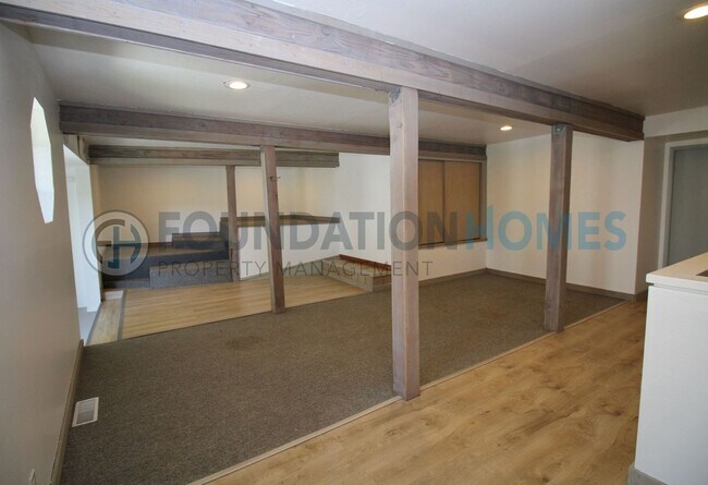 Building Photo - 93 Live Oak Ave
