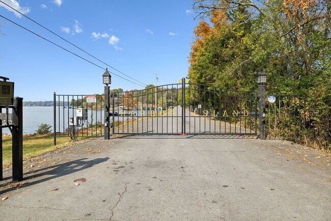 Building Photo - FULLY FURNISHED ISLAND HOME ON OLD HICKORY...