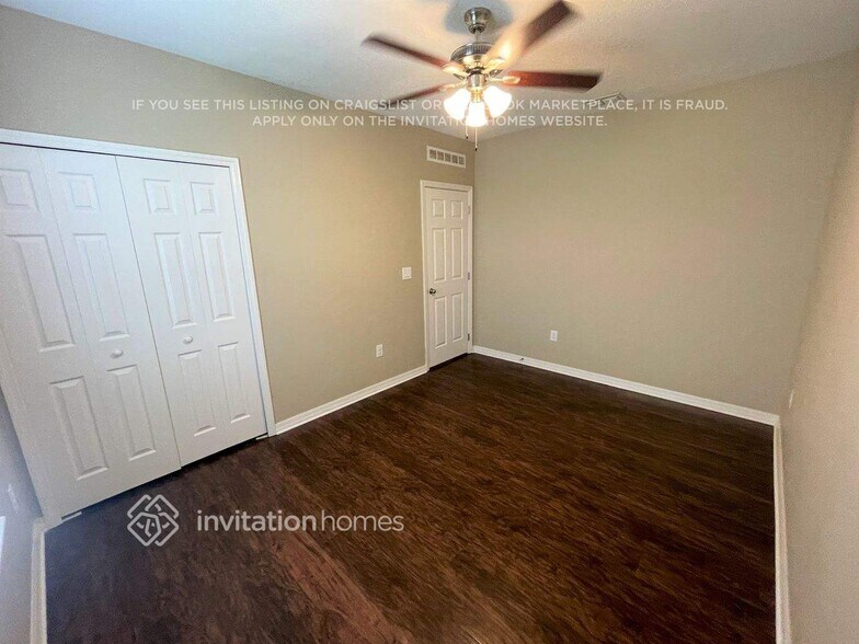 Building Photo - 13345 Blake Dr
