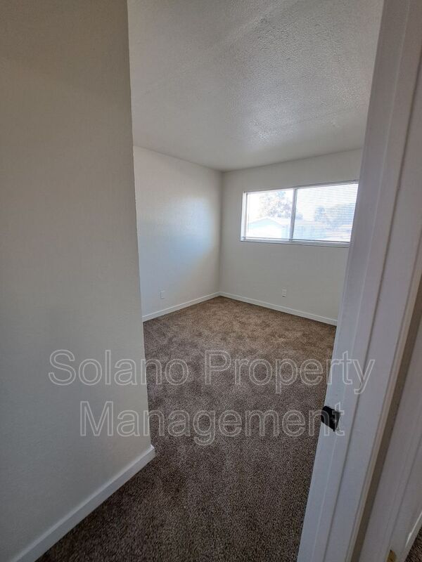 Building Photo - 145 Del Rey Ct