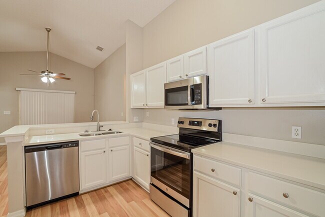 Building Photo - 832 Shell Ln