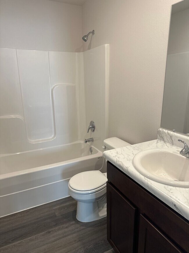 Building Photo - *Preleasing Now!- Three Bedroom | Two Bath Home in Barberry Court