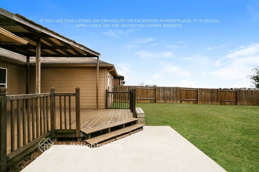 Building Photo - 2114 Bluebell Dr