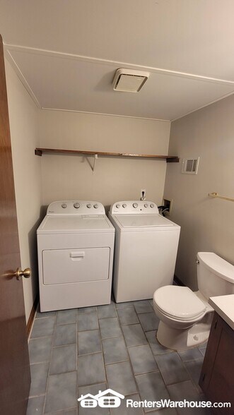 Building Photo - 2532 Mistletoe Ln SW
