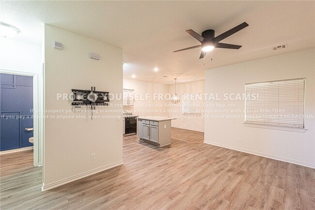 Building Photo - 766 W Breeze Cove