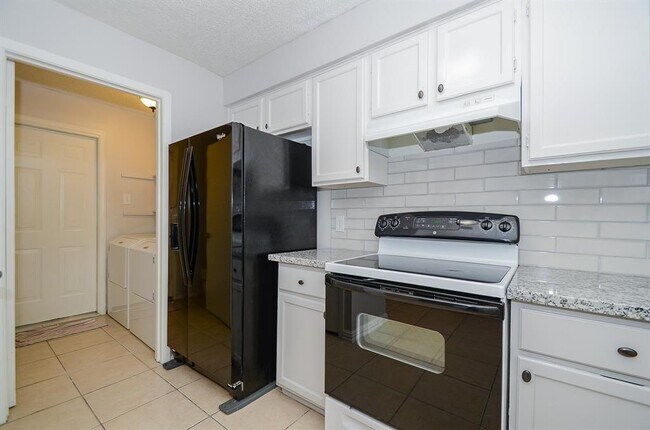Building Photo - 22706 Coriander Dr