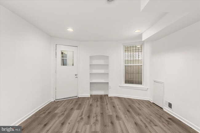 Building Photo - 1734 Q St NW