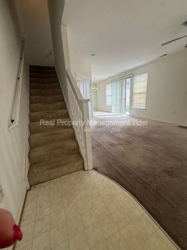 Building Photo - 5813 Ludington Dr