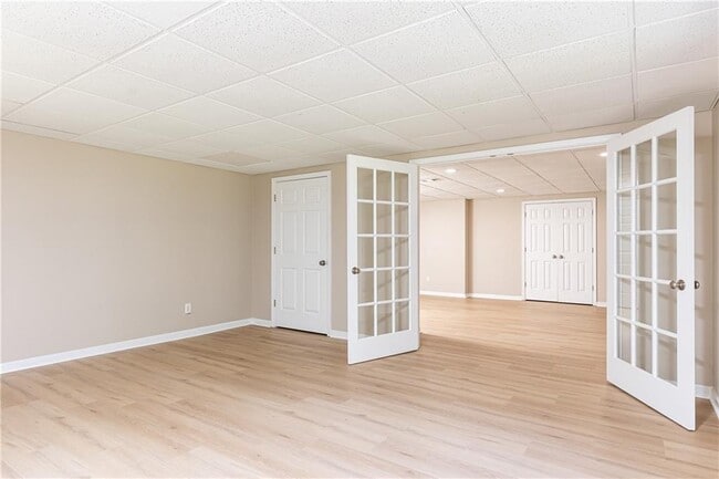 Building Photo - 9360 Nesbit Lakes Dr