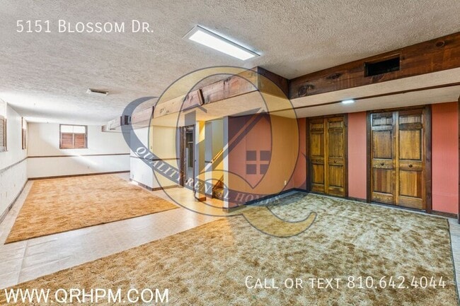 Building Photo - 5151 Blossom Dr