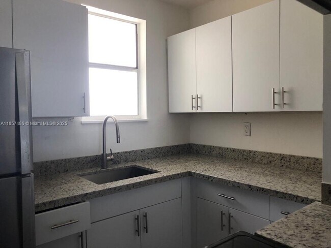 Building Photo - 665 NE 83rd Terrace
