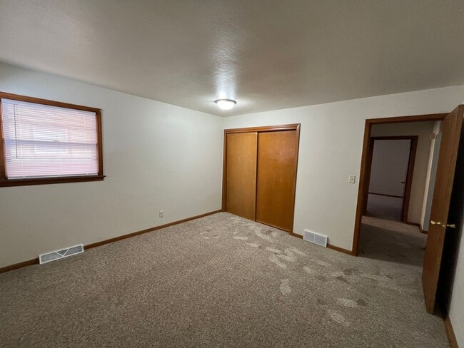 Building Photo - Holmes 2511-2513